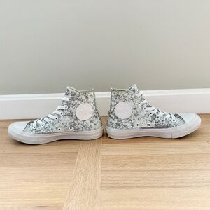 FREE SHIPPING-Converse Lunarlon All Star Chuck Taylor II Slvr&Wht High-Tops,m5w7